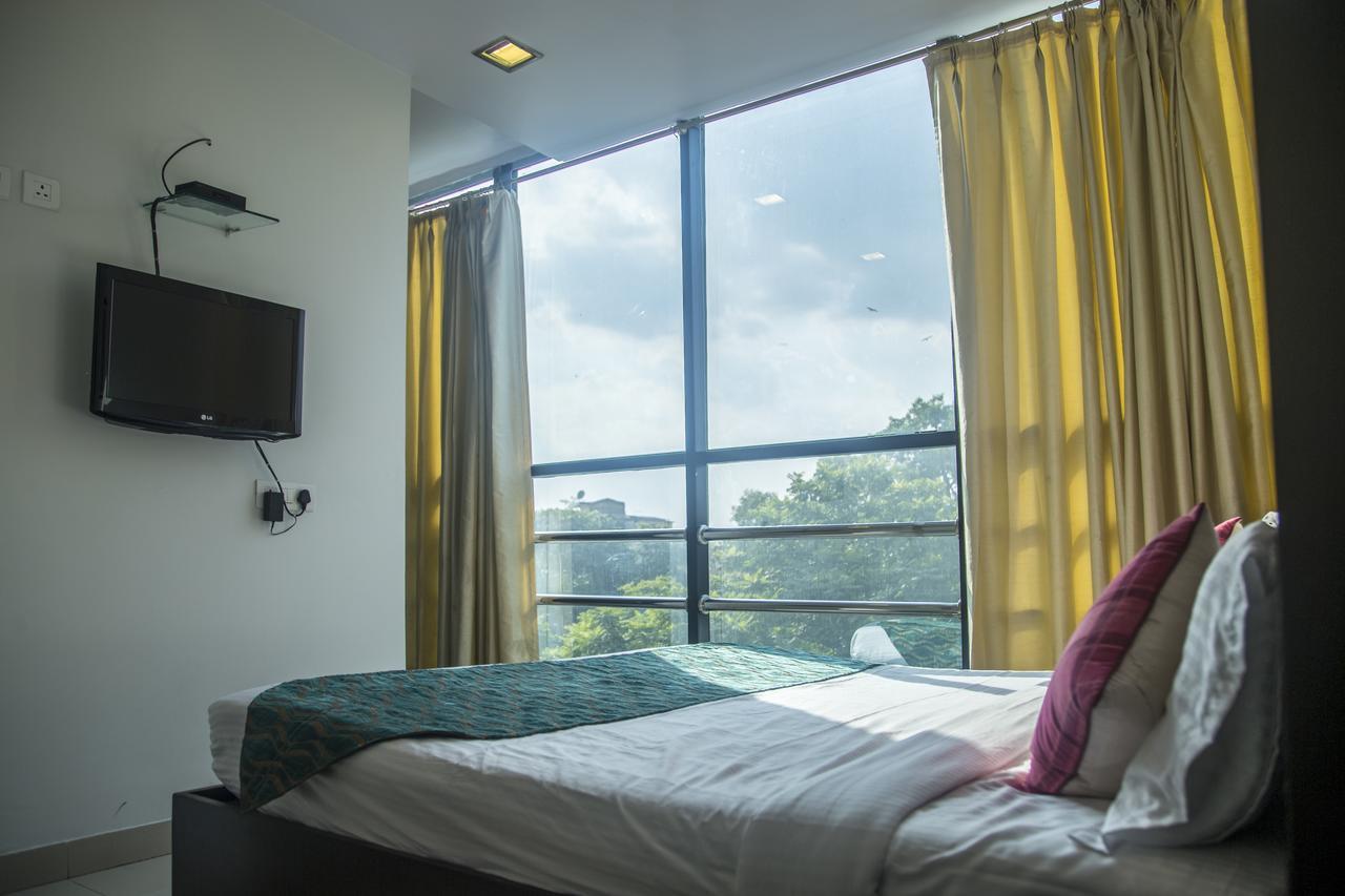 Hotel Amby Inn New Delhi Exterior photo